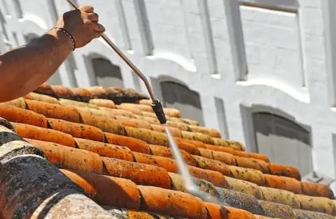 Nettoyage de toitures - Mérens-les-Vals